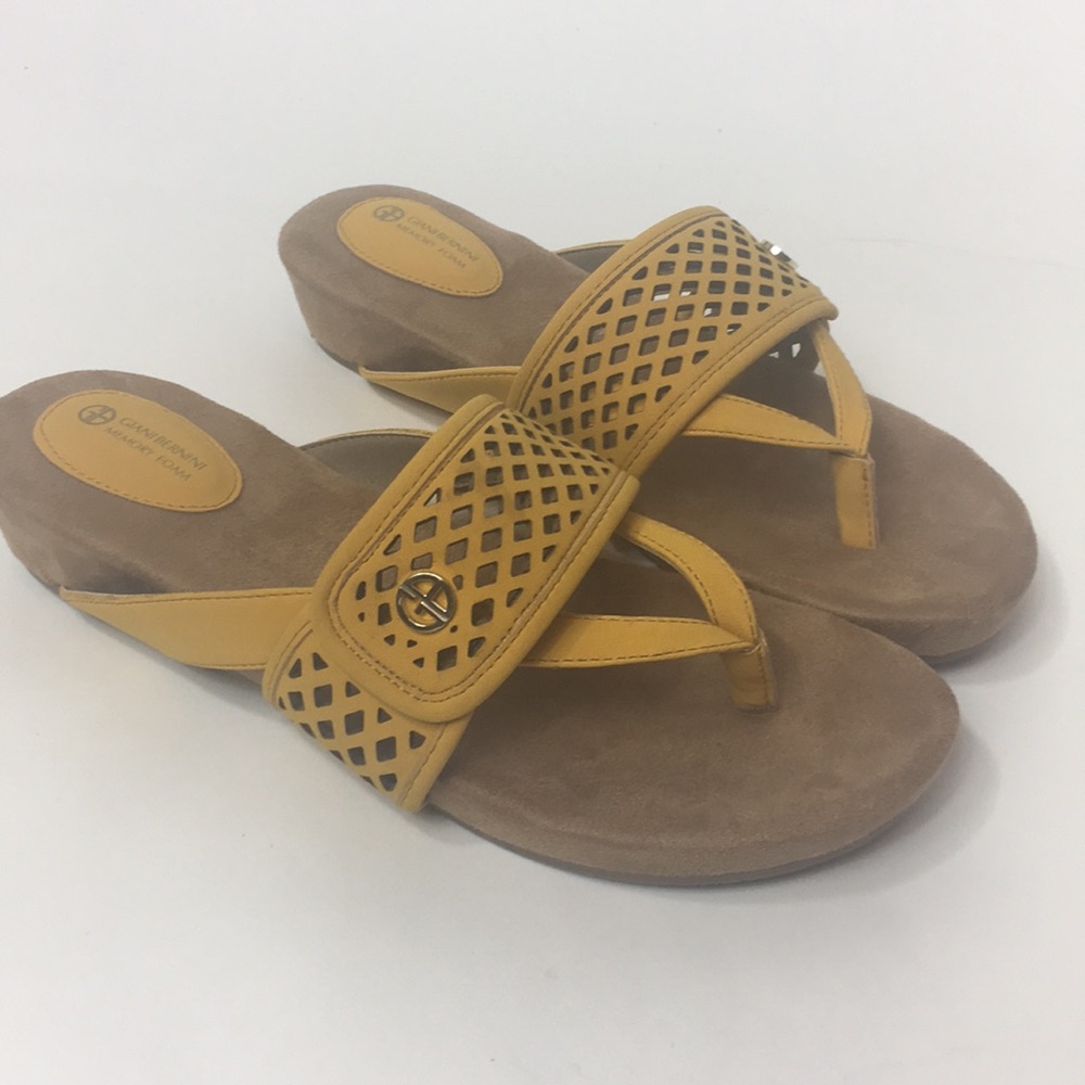 Giani Bernini Releigh Thong Yellow Sandal NIB